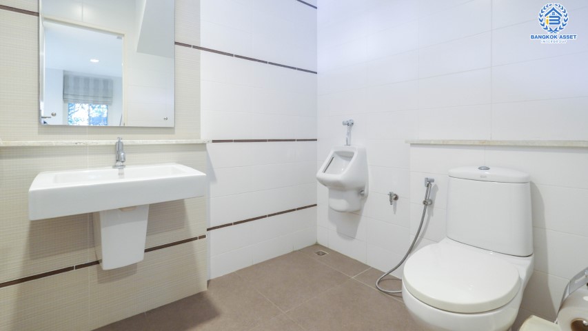 *****บ้านเดี่ยวมือสอง ม. มัณฑนา แจ้งวัฒนะ-ราชพฤกษ์ บ้านสวยมาก พร้อมเข้าอยู่ เนื้อที่กว่า 58.40  ฟังก์ชันครบครัน 3 ห้องนอน 3 ห้องน้ำ พร้อมมีห้องอเนกประสงค์ 1 ห้อง 2 ที่จอดรถ บรรยากาศร่มรื่นมาก พร้อมแวดล้อมไปด้วยสิ่งอำนวยความสะดวก และสาธารณูปโภคมากมาย  บนทำเลดี ที่เชื่อมสู่ถ.แจ้งวัฒนะได้อย่างรวดเร็ว